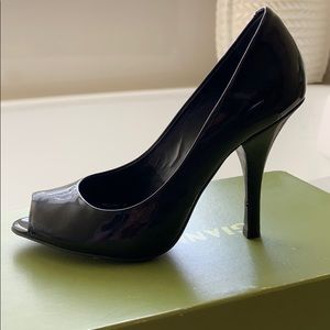 Gianni Bini open toe pumps